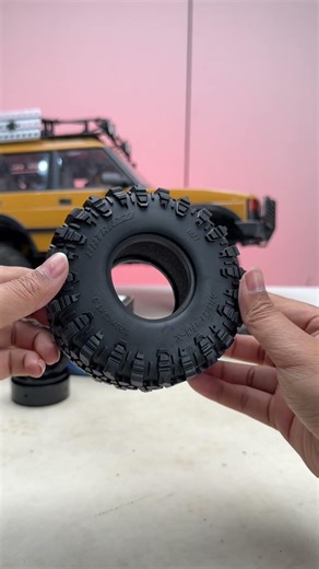 Installing Batrazzi 1.9" Beadlock Wheels