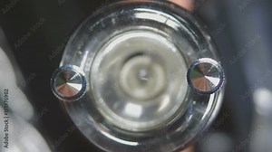 Operation of a shocker, top view (macro)