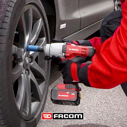 Renforcées et jusqu’à 7 fois plus résistantes ! Les douilles impact longues FACOM NSI disposent d’une doublure en Téflon pour protéger les jantes en alliage. #FACOM | FACOM France