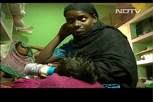 Slum Dwellers Move To Pavements, Dividers After DDA Razes Their Makeshift Homes |