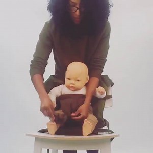 Ever wonder how to get that Onya on a chair? It's easy! Here's a little clip to show you how.