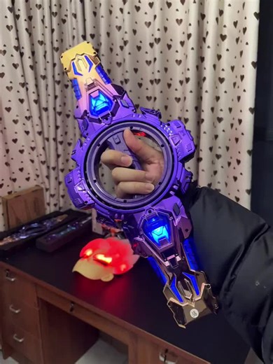 Dual blades, double the fun—your inner child just got a promotion! ⚔️✨ Flick to extend, spin to glow—so flexible it could double as a desk fan～ Walking the dog with this? Neighbors think you‘re practicing intergalactic sword techniques 😂 Perfect for awkward moments: someone asks to borrow your stuff? Lightsabers out! #LightsaberToy #CreativeGift #CoolStuff