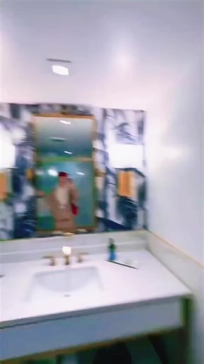 Emirates Cabin Crew: Heroes of the Sky During the Iran War