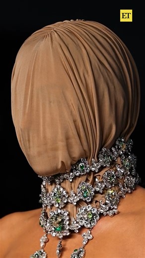 Kim Kardashian brought style and ✨ 𝐦𝐲𝐬𝐭𝐞𝐫𝐲✨ to the Academy Museum of Motion Pictures Gala in LA. | Entertainment Tonight