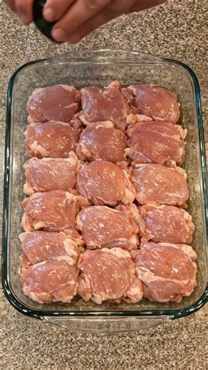 🍗🧄 Slow Cooker Garlic Butter Chicken Thighs