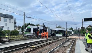 Un tramway déraille après un accident à Nantes : cinq blessés transportés à l’hôpital,