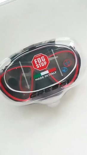 2.1K views · 29 reactions | Introducing our Scuba Cressi Quantum Dive Mask with Advanced Anti-Fog technology. Say goodbye to foggy masks and hello to crystal-clear views! Dive with confidence and explore with clarity. ‍♀️ https://bit.ly/Anti-Fog-Mask | Diving Specials | Facebook