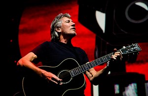 Roger Waters, avertizat de fotomodelul Bar Rafaeli în privinţa apariției ei în "The Wall"