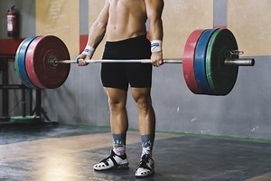 Siete ejercicios con pesas para trabajar tus piernas que puedes incluir en tu entrenamiento