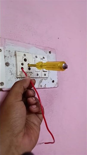 Simple Way to Check Neutral Line 🔌 | மின்சார நியூட்ரல் செக் செய்வது எப்படி? #shorts
