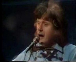 Donovan "Catch The Wind" live with Danny Thompson