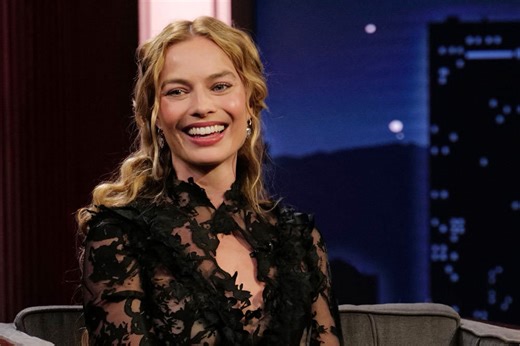 Margot Robbie Promotes WUTHERING HEIGHTS on JIMMY KIMMEL LIVE! in Alexander McQueen - Tom   Lorenzo