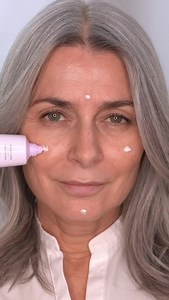 Regina Burton gives her skin a soft focus effect with Pure Canvas Primer Blurring. Infused with microalgae and blurring powders, the primer conditions skin over time for an improved look and texture and absorbs excess oil while providing a mattifying effect. ⁣ ⁣ Raise your hand if you’re wearing a Pure Canvas Primer today. | Laura Mercier