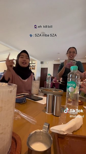 Request Lagu Religi di Kafe: Playlist Siti Zahra Aisyah