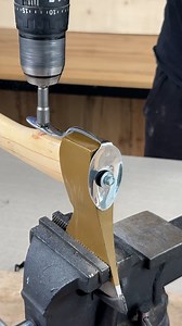 Axe handle repair using a spoon 🪵🪓 #axerepair #handymantips #diytools | Beamish DIY
