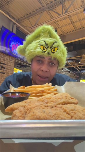 Buffalo Wild Wings for lunch #buffalowildwings #chickentenders #fries #chickenwings #mukbang #eatingshow #lunch #lunchtime #foodie #wings #chicken #tenders | Shawn Whiting