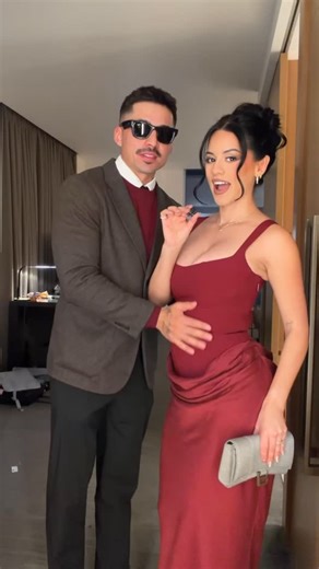 Les Do Makeup on Instagram: "GRWM holiday party ✨🫶🏼🤰🏻"