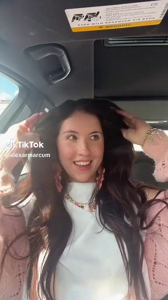 WHO IS SHEEEE??👏🏻🤩 #hairtransformation