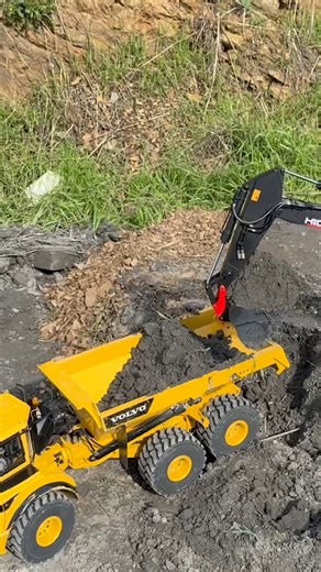 SHORT #9-1 Buluşma / Meet 02.11.2025 | Hidromek 500 Ekskavatör Volvo A40G RC Uzaktan Kumanda Kamyon #RCtruck #RCkamyon #RCexcavator #wedico #tamiya #lesu #scaleart #metalhobi #premacon #bruder #huina #carson #truck #excavator #dozer #loader #car #rc #uzaktan #kumandalı #model #maket #scale #hobby #oyuncak #kamyon #araba #TIR #kepçe #modellbau #earthmover #inşaat #construction #kipper #lkw #damperli #CAT #caterpillar #hidromek #oyun #oyunu #funktionsmodellbau #iş #makinesi #makinası #crawler | Bo