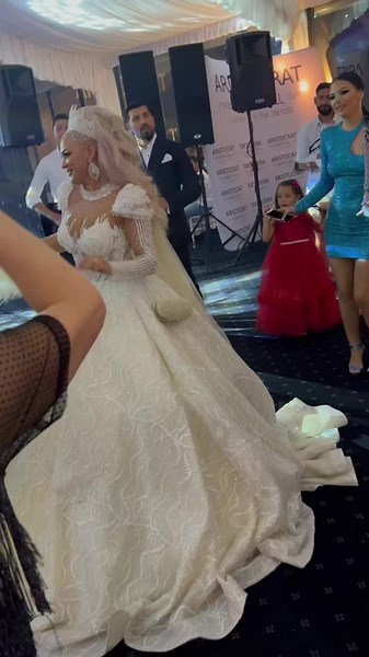 #5pasidebine #romanianwedding #misiuneatiktok Mireasa mea frumoasa si preferată #mădălinaregina ❤️