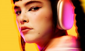 BENEE delivers anxiousness-busting vibes with 'Bagels' collaboration