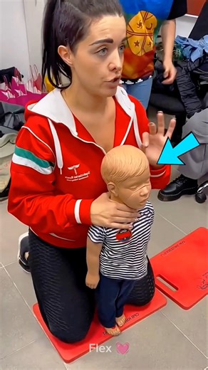 This doctor reveals the simple but vital steps to save a choking child! 😱👶🆘