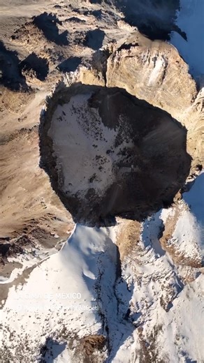 El cráter del volcán Pico de Orizaba con sus 5640msnm, la cima de México. Créditos: Nuestro socio Alfredo Moran Photographic Life Vía: Alfredo Morán | Salvemos al Pico de Orizaba