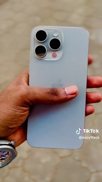 iPhone 13 Pro Max Sierra Blue Features and Review