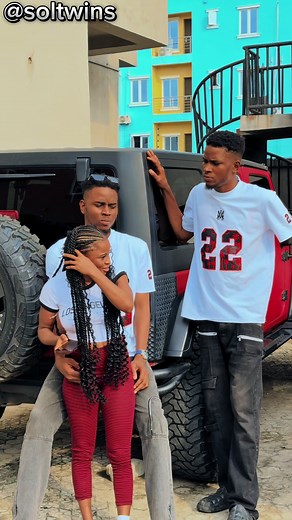 Twin Dance TikTok: Sisters Dancing Together