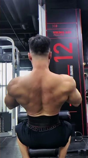Bareback Muscle Training 大背肌锻炼