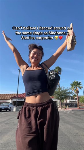 Sabrina Carpenter Coachella Weekend 2 Performance