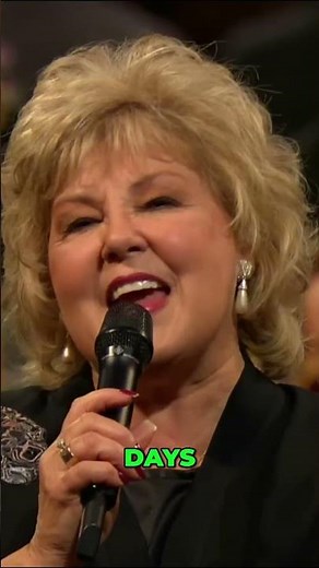 When All of God’s Singers Get Home 🎶 | Gloria Gaither ft. Connie Hopper | Gospel Hymn #Shorts