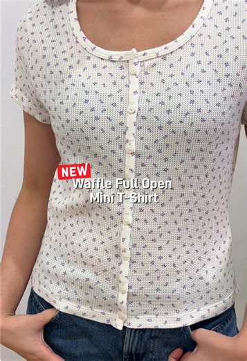 Your favorite mini tee — now in new textures ✨ Check out the Pointelle Round Neck Mini T-Shirt and Waffle Full Open Mini T-Shirt. Designed with breathable fabrics and a flattering fit for effortless everyday styling! Shop now in-stores and ONLINE 🛍️🛒 #UniqloPH #LifeWear #fyp #minitee #uniqlominitshirt
