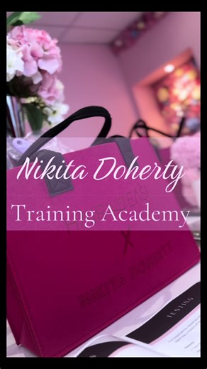 My little pink house of dreams 💕 where I get to meet new people & teach them my skills 🥰 My next course is on the 23rd February 🩷 @Hair Made Easi #hairextensions #hairextensionspecialist #training #hairtok #hairtransformation