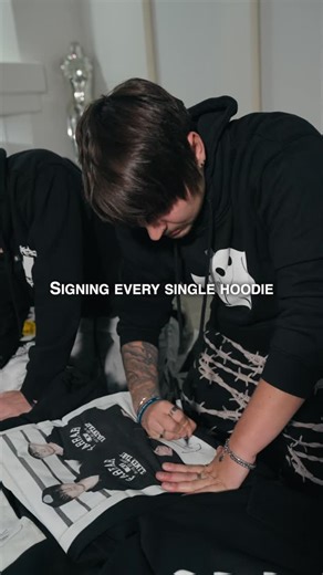 XPLR on Instagram: "‼️HUGE ANNOUNCEMENT — you can get SIGNED merch‼️🎉 from RIGHT NOW until cyber Monday, you can choose from 3 unique designs, and we will sign EVERY. SINGLE. ONE. for you 😮‍💨✍️ we wanted to do this so you guys could have a physical item that represents YOUR part of the Sam and Colby journey! our lives would not be possible without you, we love you so much 💜 but on top of the signed hoodies we also have …. XPLR GOLDEN TICKETS‼️ we are going to be placing only 25 of these bad 