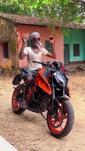 Hero guy’s duke390 bike ride 😎🔥😅 #funny #viralvideo #duke390 #viralshorts