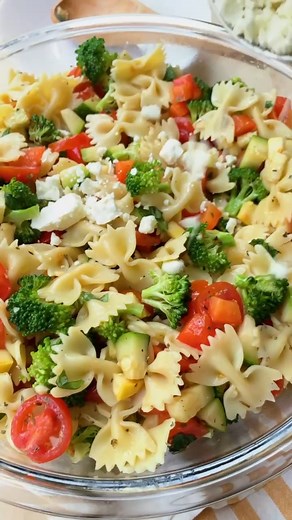 6.4K views · 74 reactions | Summer Vegetable Pasta Salad!☀️綾 This pasta salad is fulled with fresh ingredients like cherry tomatoes, zucchini⭐️, broccoli復, bell pepper𣏕 and squash綾. It’s a tasty, fresh side dish great for summer BBQs! You have to try it and let us know what you think. www.allthingsmamma.com/summer vegetable pasta salad/ #vegetablesalad #pastasalad #saladrecipes #summerrecipes | All Things Mamma | Facebook