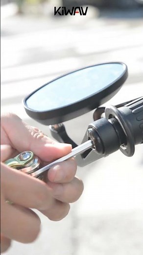Hollow bar? No problem!⚡😎 This is how I install a bar end mirror fast & easy.