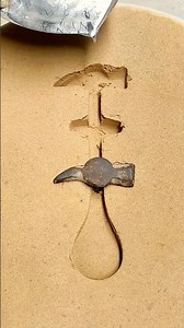 #art #metal #shorts #satisfying #amazing #diy EP-125 قالب رملي على شكل مطرقة لصب المعدن