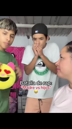 Batalla de Rap Entre Madre e Hijo: Rimas y Risas