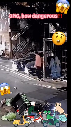 a moped blows in to the back of a loading lorry‼️😱 #moped #mopedlife #mopedtuning #mopedarmy #mopeds #videosvirales #videogames #videos | Jonathan N Kelly