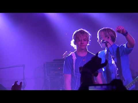 Exclusive: Ross Lynch Gets A Birthday Surprise At His Concert In New Jersey!