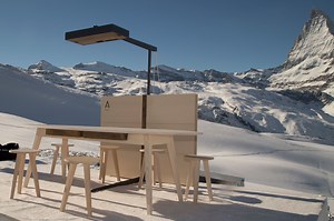 One Table. Countless Ideas. The #SwissTouch Campaign was launched earlier this year at the foot of the famous Zermatt Matterhorn and has begun its incredible adventure to the United States to bring people, conversations and point of views together. #SwissTouch is arriving close to you so don’t forget to check out the all the information to not miss a beat. https://www.swisstouchusa.org/ ABUSIZZ, architect of the #SwissTouch Table | Embassy of Switzerland in the United States of America