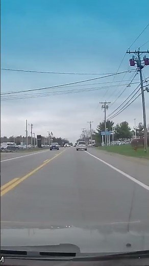 Driving on the fog line #automobile #automotive #dashcam