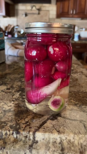 Chef's Guide to Keeping Radishes Fresh for Weeks