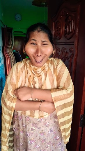 எனக்கு பசிக்குது சாப்பிட ஏதாவது குடுங்க #monikaprabhu #comedy #like #subscribe#funny #youtubeshorts