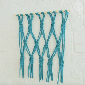 DIY Macrame Wall Hanging More free videos: http://skl.sh/video-macrame | Skillshare
