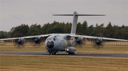 Watch this massive military transport pull a tactical turn at low altitude