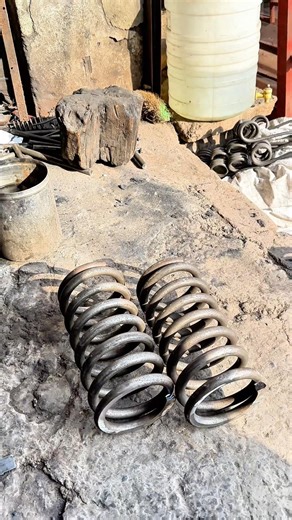 Final Adjustment Of Heavy Vehicle Spring By Master Craftsman #shorts