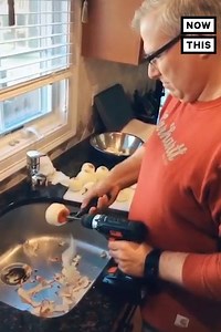 This is the apple peeling hack we’ve been waiting for 🍎 | NowThis